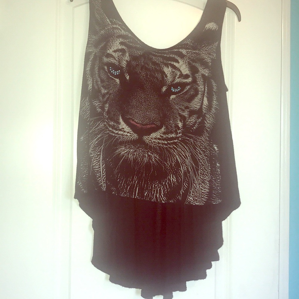 Tiger High low tee